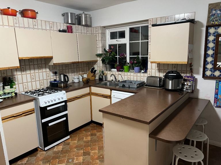 Double Room for rent for 6 months 
