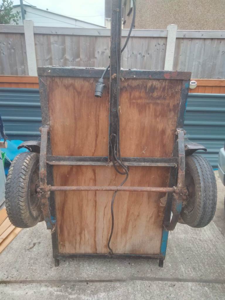 Small trailer 