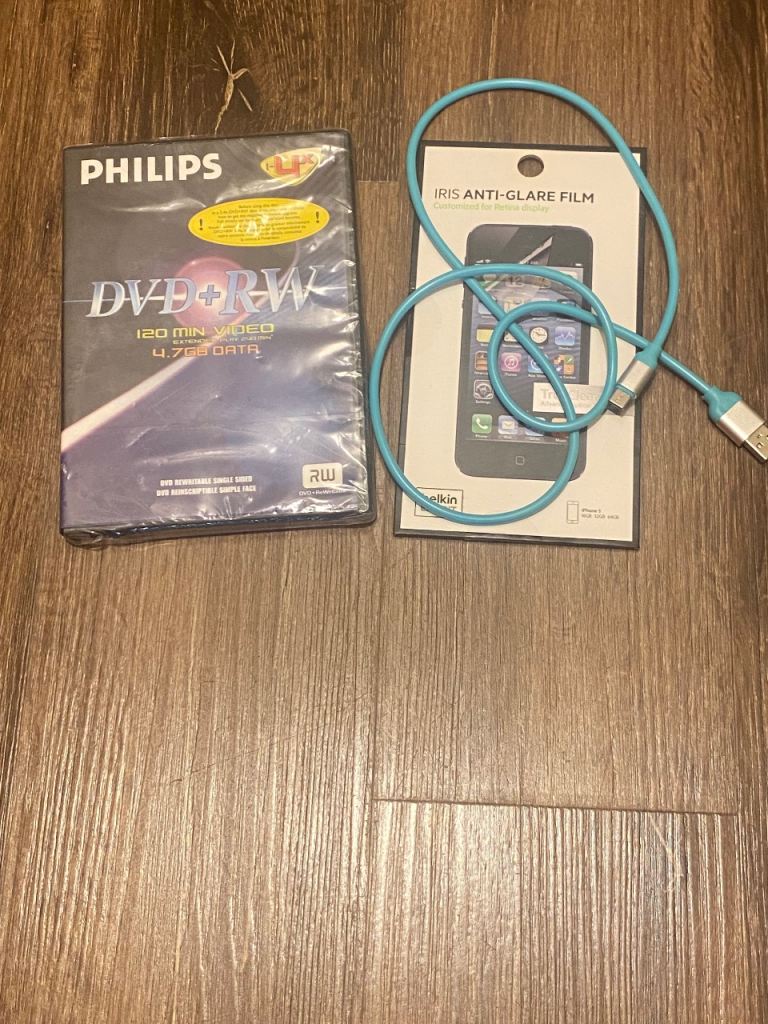 Charger cable USB A to C, blank DVD & iPhone 5 screen protector