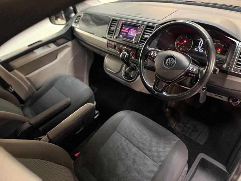  Volkswagen Transporter 2.0 TDI T32 Highline Kombi DSG FWD SWB Euro 6 (s/s) 5dr Diesel Automatic