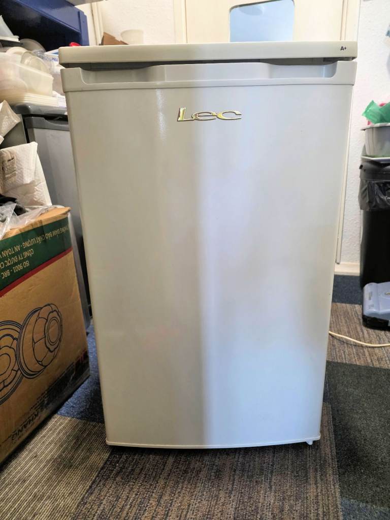 Lec Mini Fridge – Good Condition