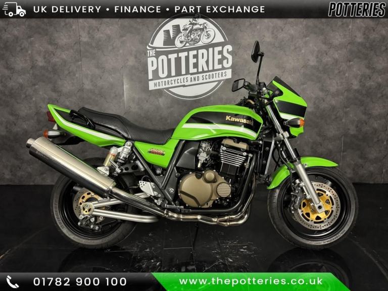 Kawasaki ZRX1200R ZR1200 *Collectors piece - 5000 miles- 2 owner - private re...