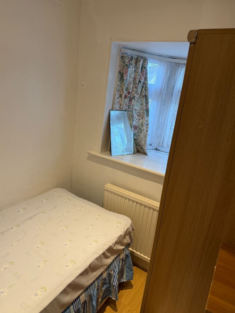 Single room to let 
