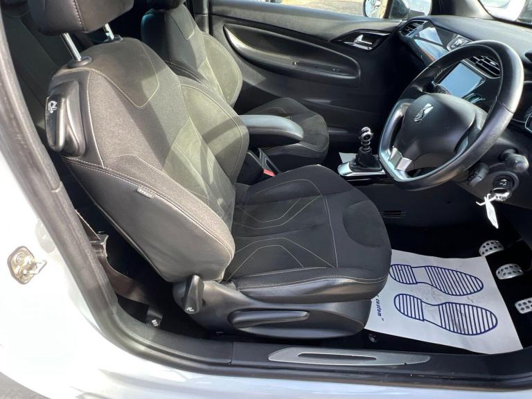 2017 DS Automobiles DS 3 1.2 PureTech 82 Connected Chic 3dr HATCHBACK PETROL Manual