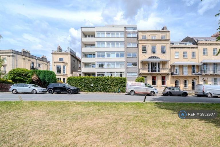 2 bedroom flat in Clifton Down, Bristol, BS8 (2 bed) (#2932907)