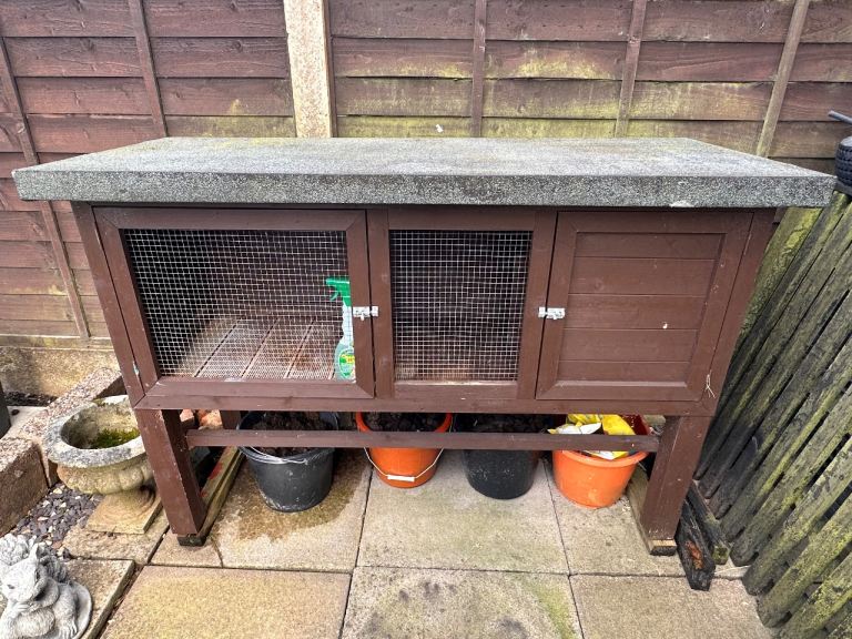 Rabbit Guinea Pig hutch 