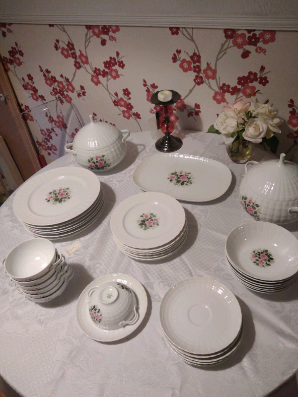 image for HutschenreutherLucina Rosina Dinner Service 