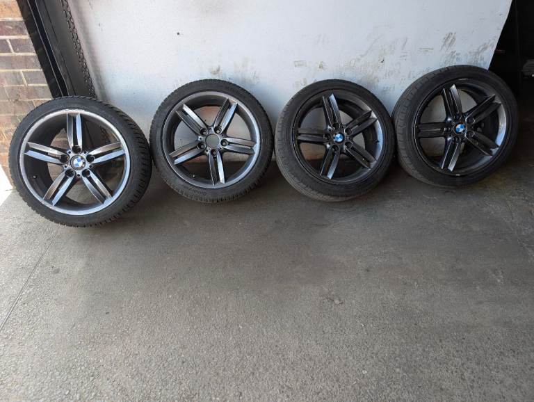 18 inch BMW alloys wheels 208m