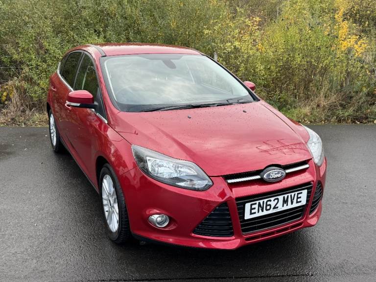 2013 AUTOMATIC FORD FOCUS with LOW MILES