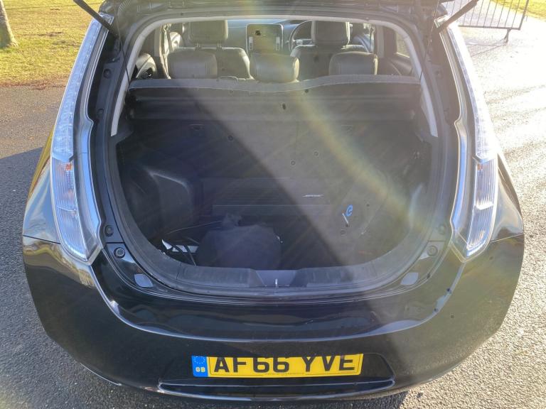 NISSAN LEAF 30kWh Tekna 2016