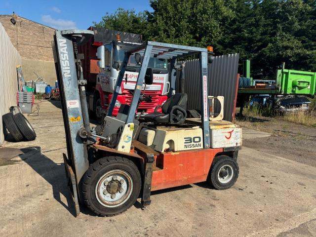 Nissan 3 Ton Gas Fork Lift 