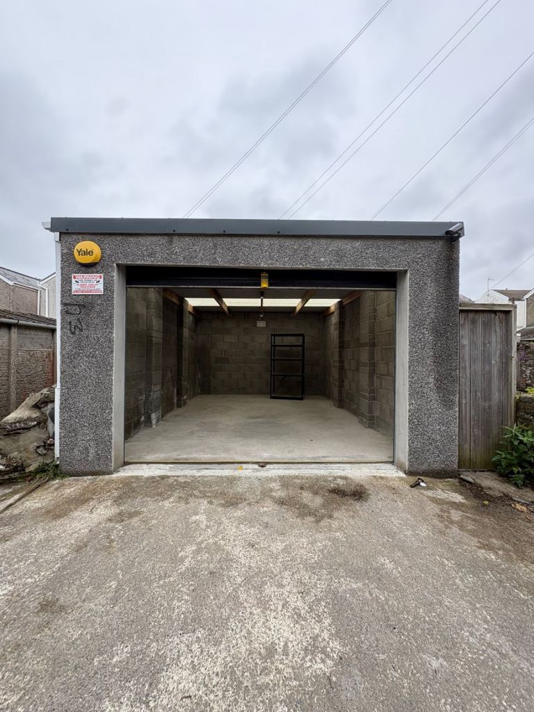 Glanmor Road Garage for rent 