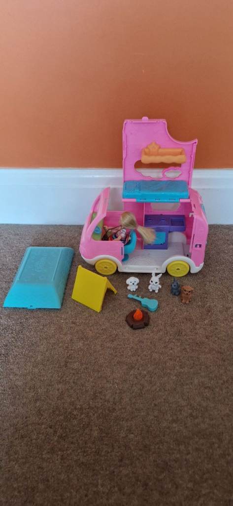 BARBIE, CHELSEA 2 IN 1 CAMPER VAN WITH ACCESSORIES. EXCELLENT CONDITION.