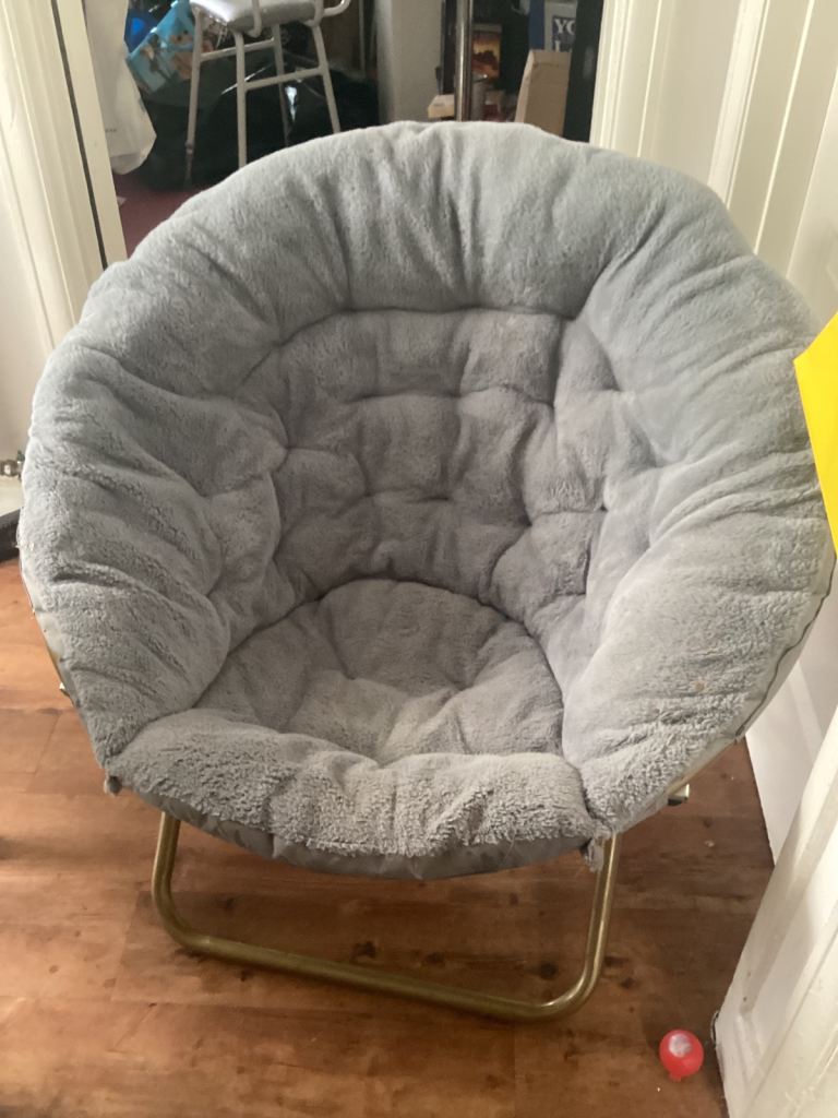 Comfy Grey Folding Moon Chair – Good Condition