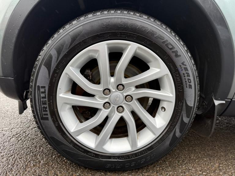 2017 Land Rover Discovery Sport 2.0 TD4 180 SE Tech 5dr Auto ESTATE Diesel Automatic