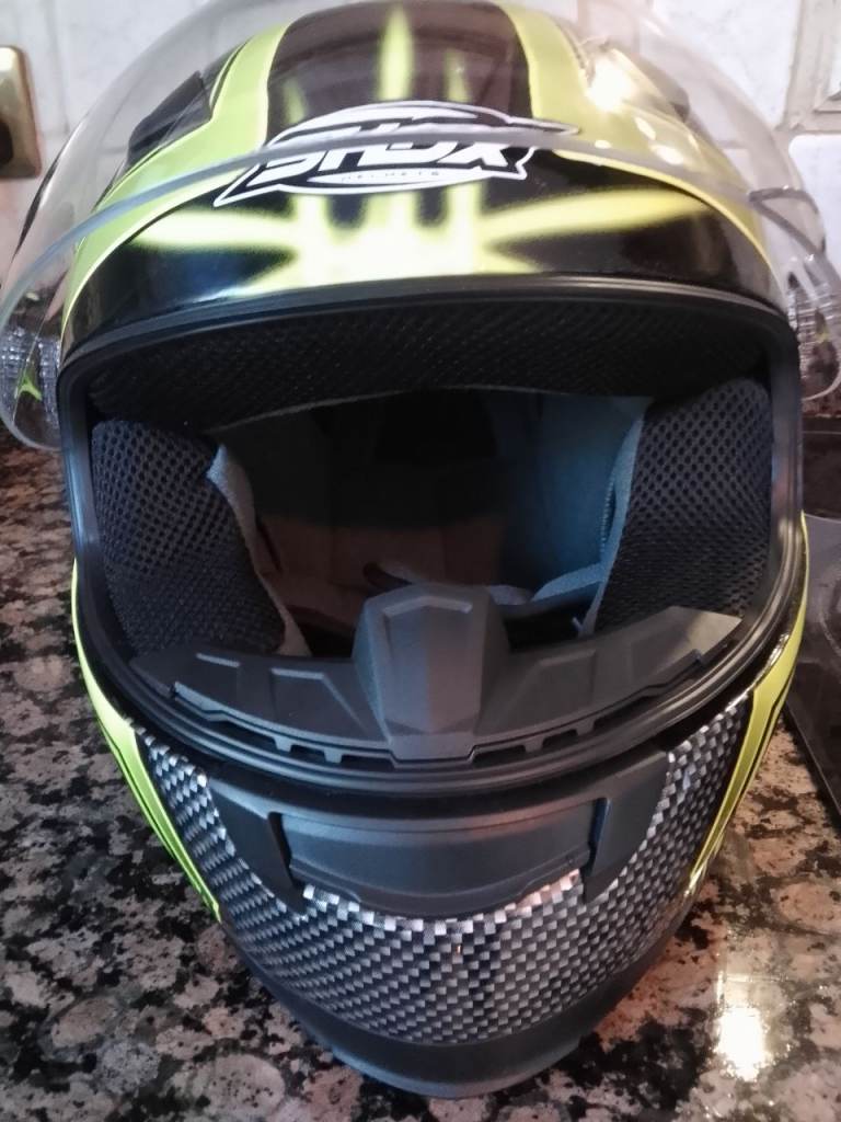 SHOX Sniper Full face motorbike  Helmet . As new / Mint condition.  D.O.T certified.Brand- Shox 