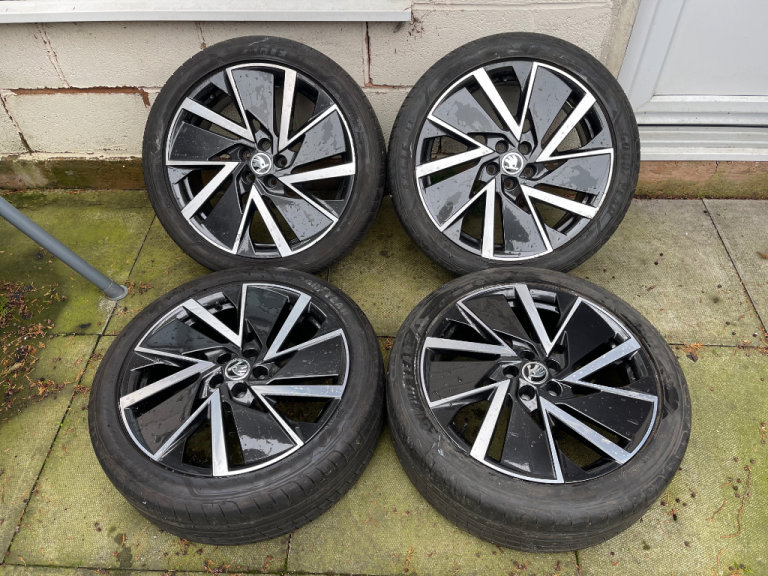 Genuine Skoda Kamiq / Scala / Fabia 18” Diamond Cut Alloy Wheels Set Of 4 With Tyres