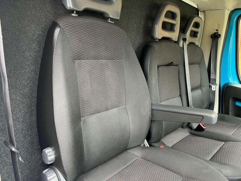 2022 Peugeot Boxer 2.2 BlueHDi 335 S Platform Cab L3 EU6 Luton DIESEL Manual