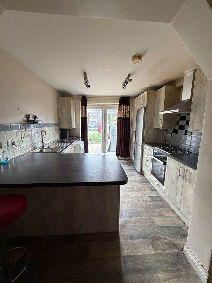 3 Bed Maisonette, East Walk, UB3