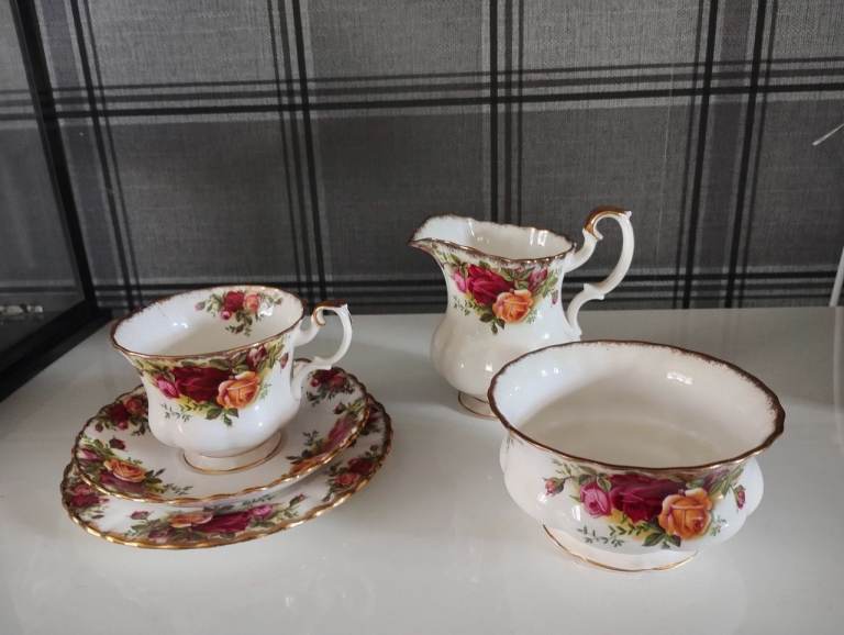 Royal Albert Country Roses Tea Set