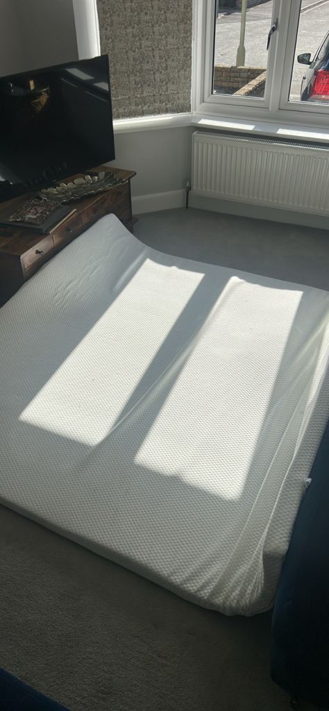 Super King Mattress Topper – Fair Condition, White