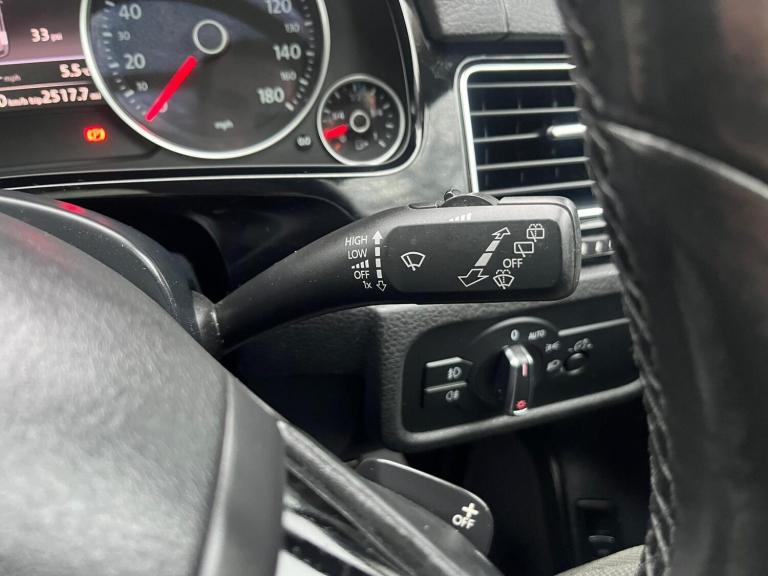 2014 Volkswagen Touareg 3.0 TDI V6 BlueMotion Tech R-Line Tiptronic 4WD Euro 5 (s/s) 5dr ESTATE D...