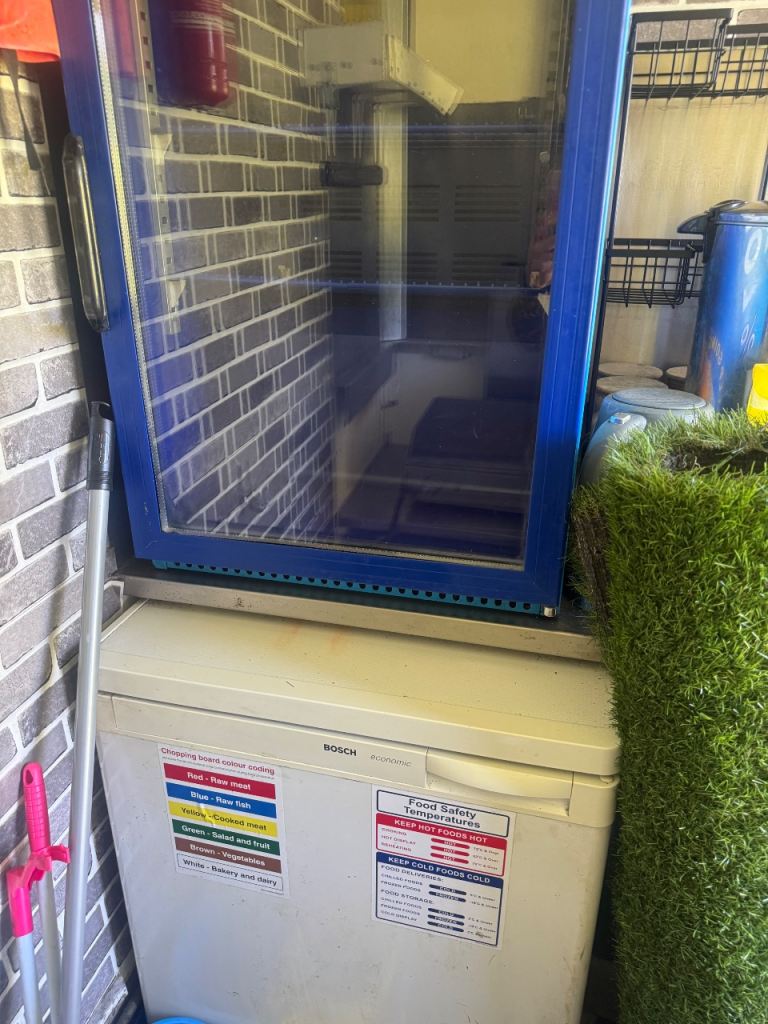 Drinks display fridge 