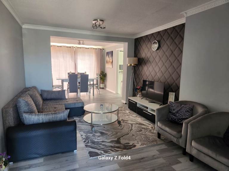 FURNISHED 3BED BANGLOW ON RENT IN BATH