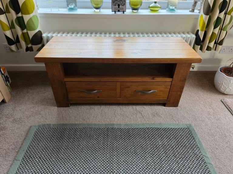 Next Hartford chunky solid oak Tv cabinet