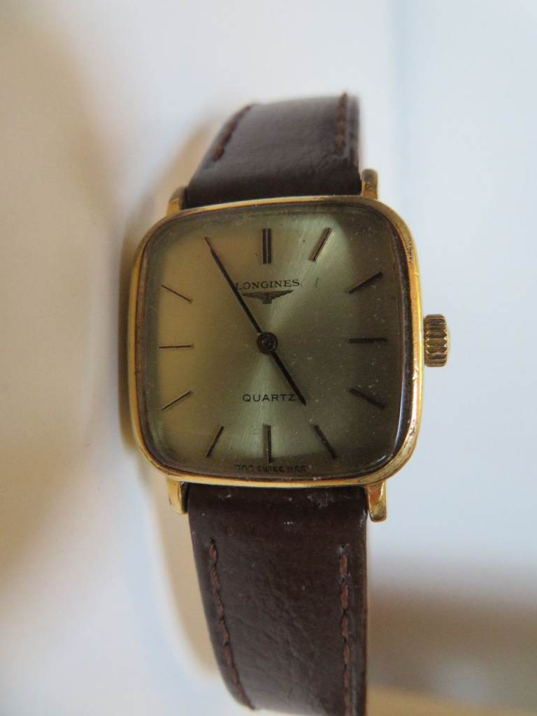 Elegant Longines Quartz Watch – 23mm Square Gold Dial (Vintage) 