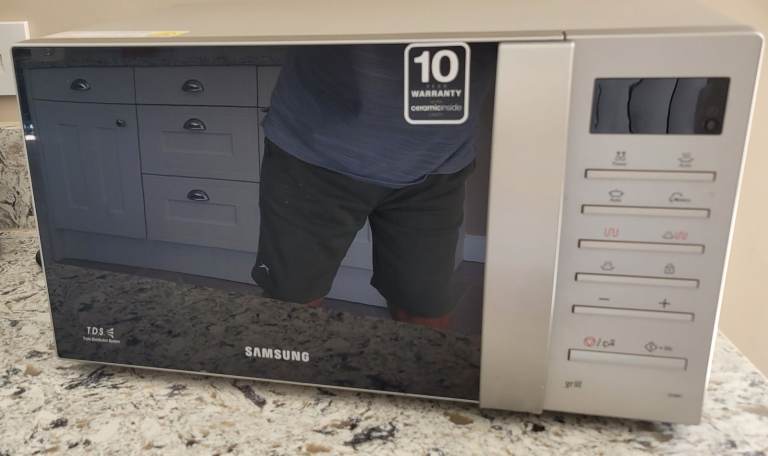 Samsung GE86V 23L Compact Microwave Oven with Grill Silver
