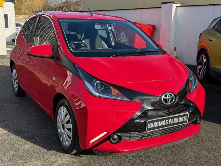 2016 Toyota AYGO 1.0 VVT-i x-play Hatchback 5dr Petrol x-shift Euro 5 Euro 5 (68 ps) Hatchback Pe...