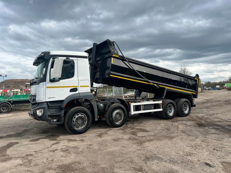 Mercedes-Benz Arocs 3240 8X4 TIPPER , 263,356 KM, UTO, WEIGHER