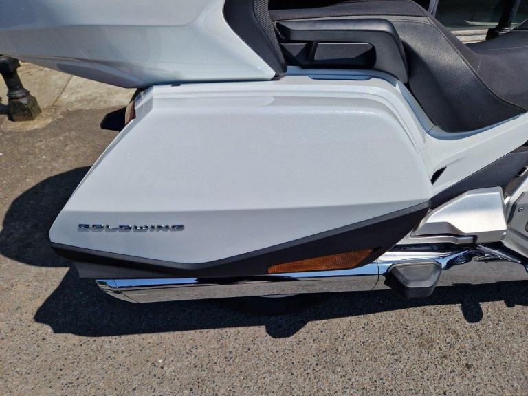 HONDA GL1800 GOLD WING  TOUR DCT