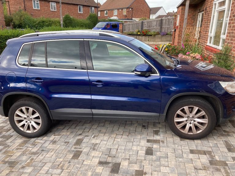Volkswagen, TIGUAN, Estate, 2010, Manual, 1968 (cc), 5 doors