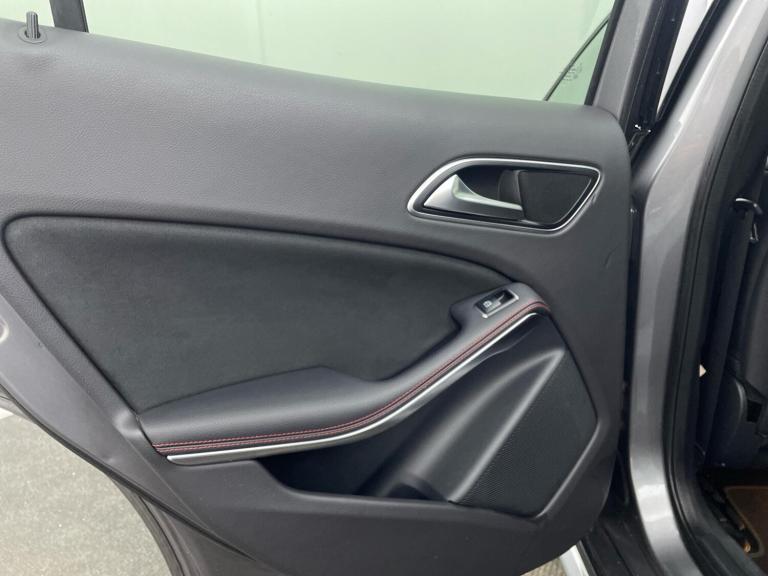 2015 Mercedes-Benz GLA GLA 220d 4Matic AMG Line 5dr Auto [Prem Plus] ESTATE DIESEL Automatic