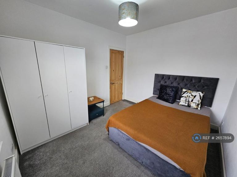 4 bedroom house in Northcote Road, Bournemouth, BH1 (4 bed) (#2657894)