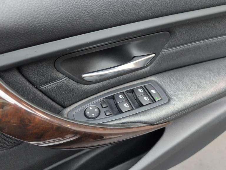 2015 BMW 3 Series 3.0 335i Luxury Saloon 4dr Petrol Auto Euro 6 (s/s) (306 ps) GLASS SUNROOF+ SAL...