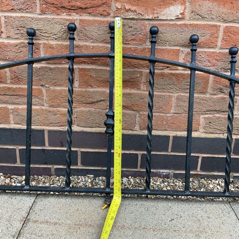 Black Metal Garden Gate Top Section - Good Condition can deliver 