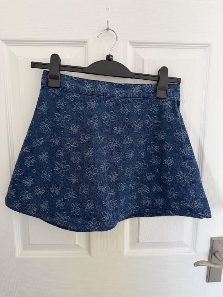 Pretty Little Thing Denim A Line mini skirt size 6