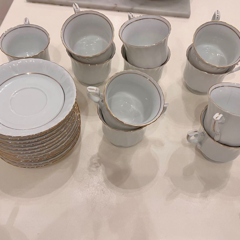 Elegant 68pc Bone China Dinnerware Set – Plates, Bowls, Cups, Serving Pieces