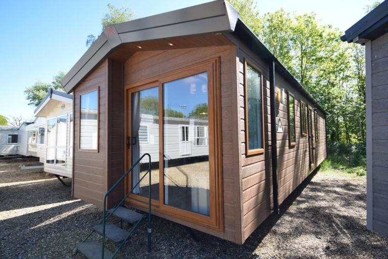 2020 Atlas Debonair Lodge 38x12 | 2 beds | Full Winterpack Mobile Home OFF SITE