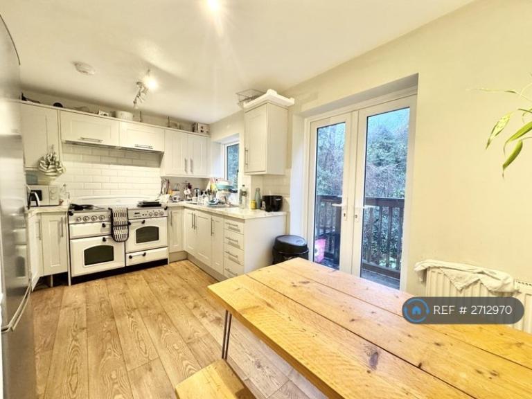 1 bedroom in Woodlands Way, Southampton, SO15 (#2712970)