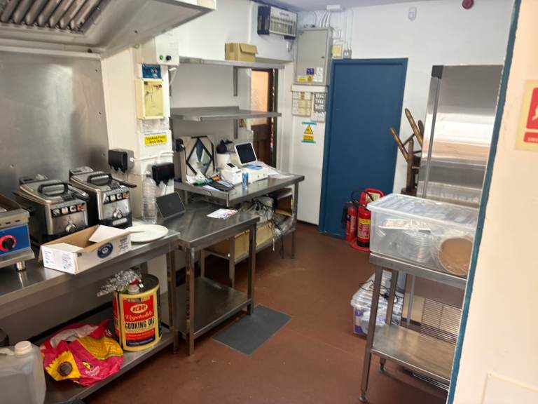 Pub Kitchen For Rent in Bedford