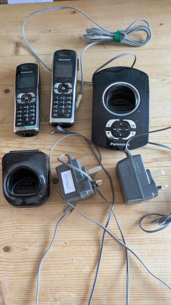 Panasonic Cordless Phone Twin Set with Answering Machine – Good Condition