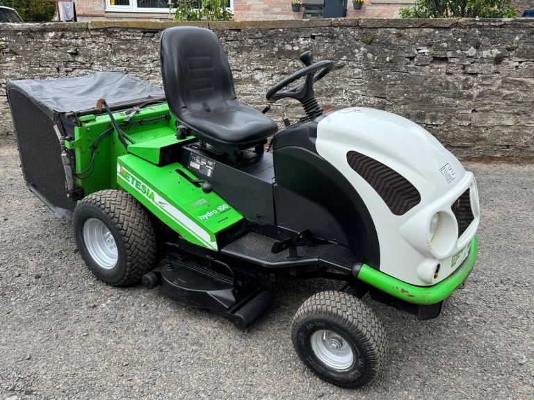 ETESIA HYDRO 100 RIDE ON LAWN MOWER