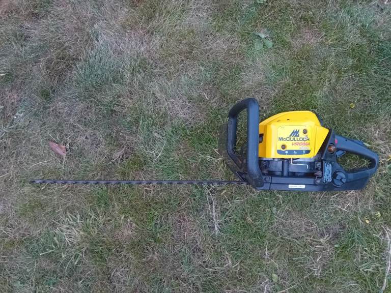 McCulloch Virginia petrol hedge trimmer