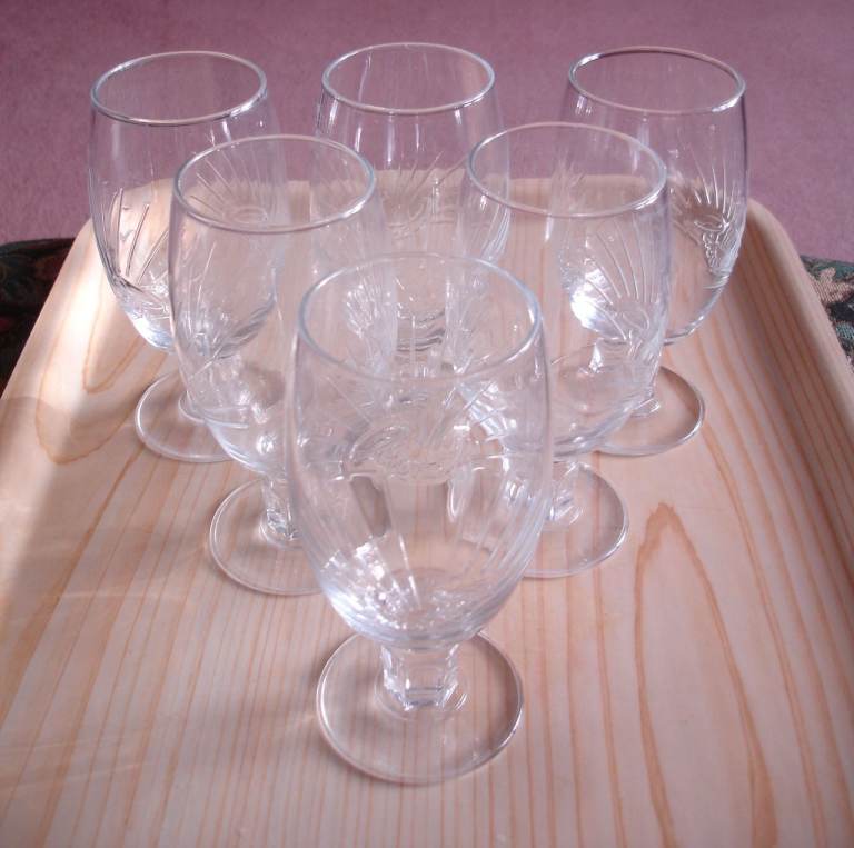 6 stem Stella Artois half pint lager glasses