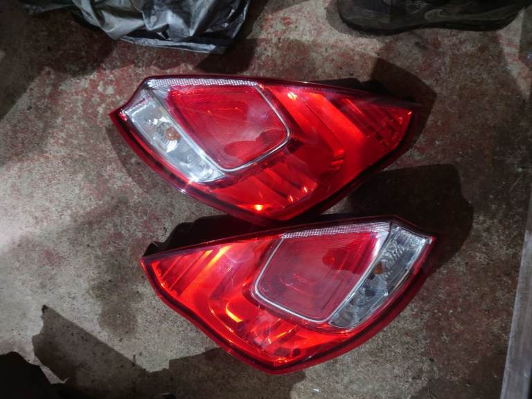 Mk7.5 ford fiesta rear lights pair 