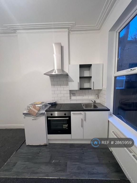 Studio flat in Station Road, London, NW4 (#2865959)
